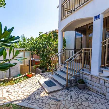 Dokic 1 Apartment Punat